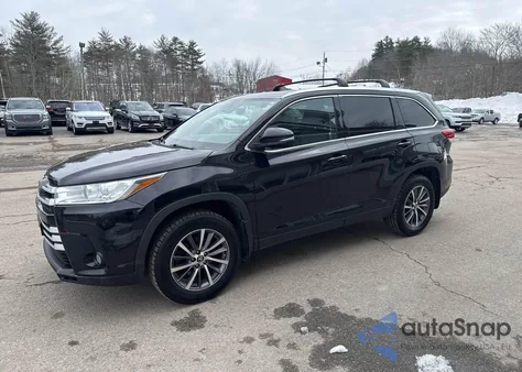 2019 Toyota Highlander Xle z USA, uszkodzony, nr VIN 5TDJZRFH8KS950263